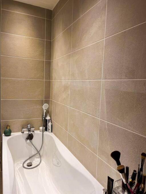 Appartement Charmant Et Calme Dans L'Herault Poussan Eksteriør bilde